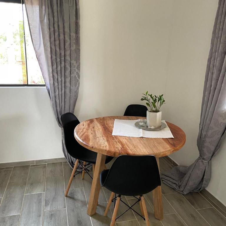 Residencia Piri - Two-Bedroom Bungalow - 13