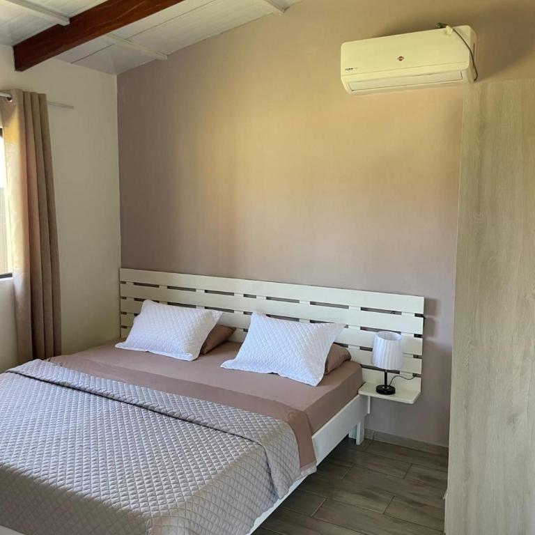 Residencia Piri - Two-Bedroom Bungalow - 14