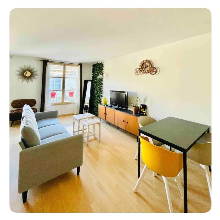 Appartement calme, à 2 pas du Palais des Papes, au 3eme étage - Appartement 1 Chambre - 4