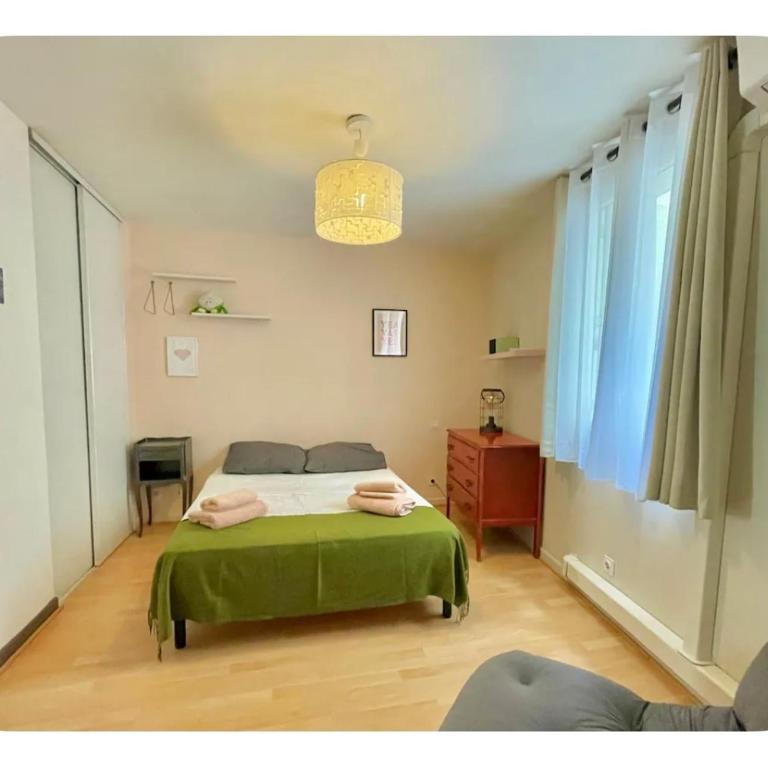 Appartement calme, à 2 pas du Palais des Papes, au 3eme étage - Appartement 1 Chambre - 1