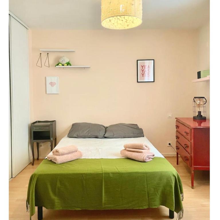 Appartement calme, à 2 pas du Palais des Papes, au 3eme étage - Appartement 1 Chambre - 5