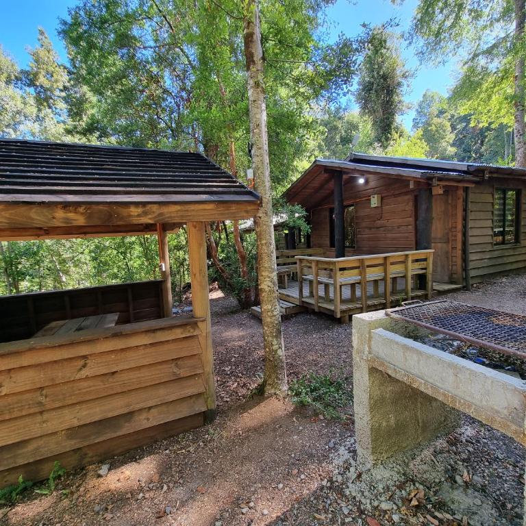 Cabañas Rusticas en Caburgua - Two-Bedroom Bungalow - 3