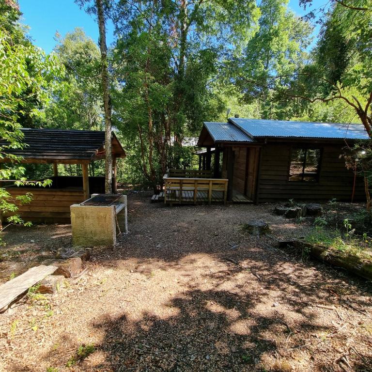 Cabañas Rusticas en Caburgua - Two-Bedroom Bungalow - 5