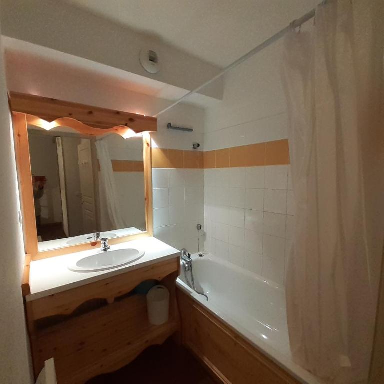 Charmant appartement 2 pièces à Valfréjus, 4 pers, proche télécabine, WiFi inclus - FR-1-561-129 - Apartamento - 3