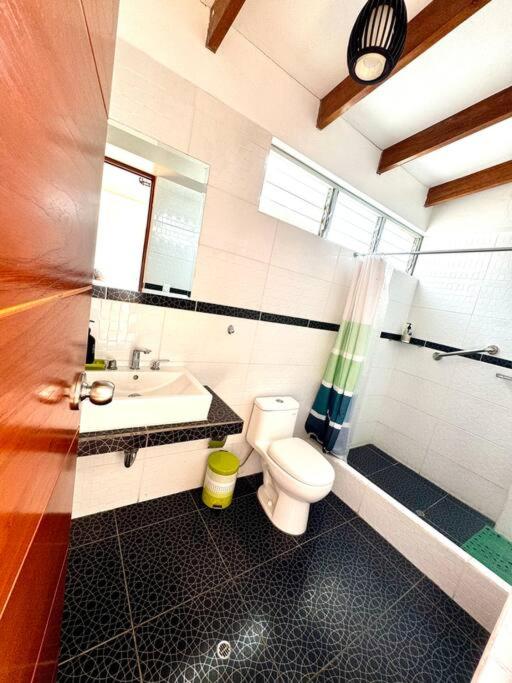 Casa campo Mauri Capacidad 23 personas A 12 minutos del Óvalo de Cieneguilla - Six-Bedroom House - 42