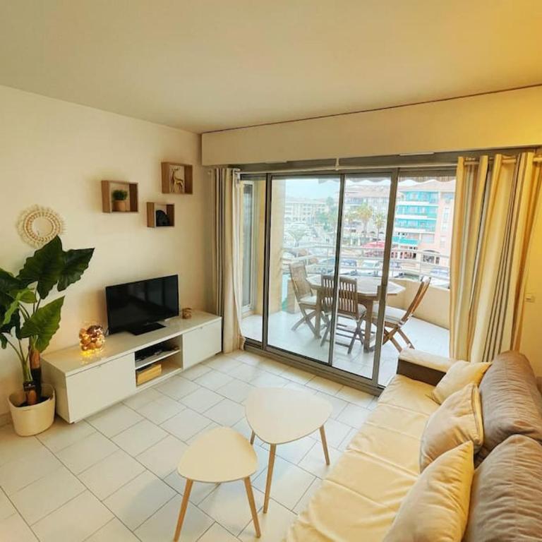L Escapade Port Fréjus-Vue mer - One-Bedroom Apartment - 6