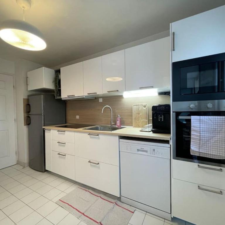 L Escapade Port Fréjus-Vue mer - One-Bedroom Apartment - 10