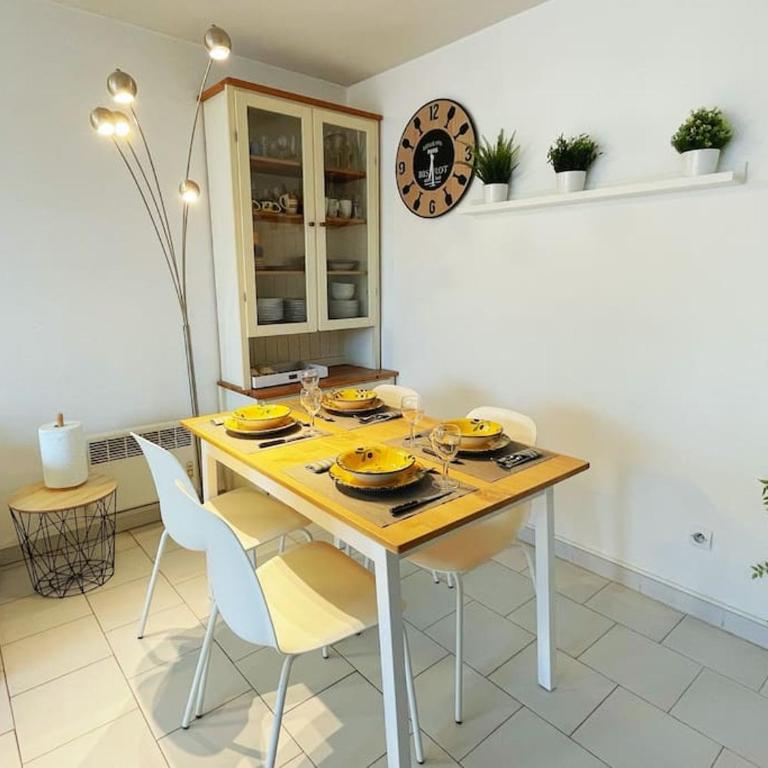 L Escapade Port Fréjus-Vue mer - One-Bedroom Apartment - 9
