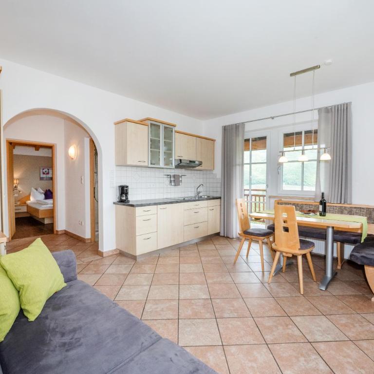 Leuchtenhof - Apartment mit Seeblick - 2