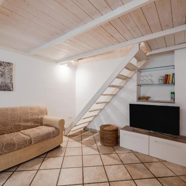 Terrazzino Seme by Rentbeat - Two-Bedroom Apartment - 7