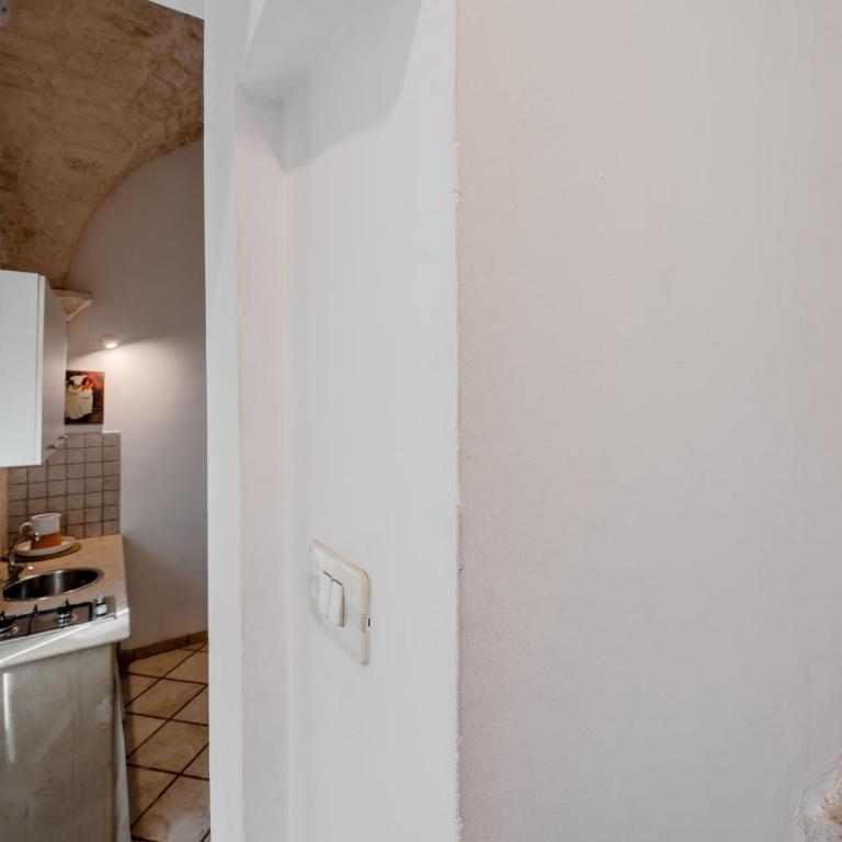 Terrazzino Seme by Rentbeat - Two-Bedroom Apartment - 9