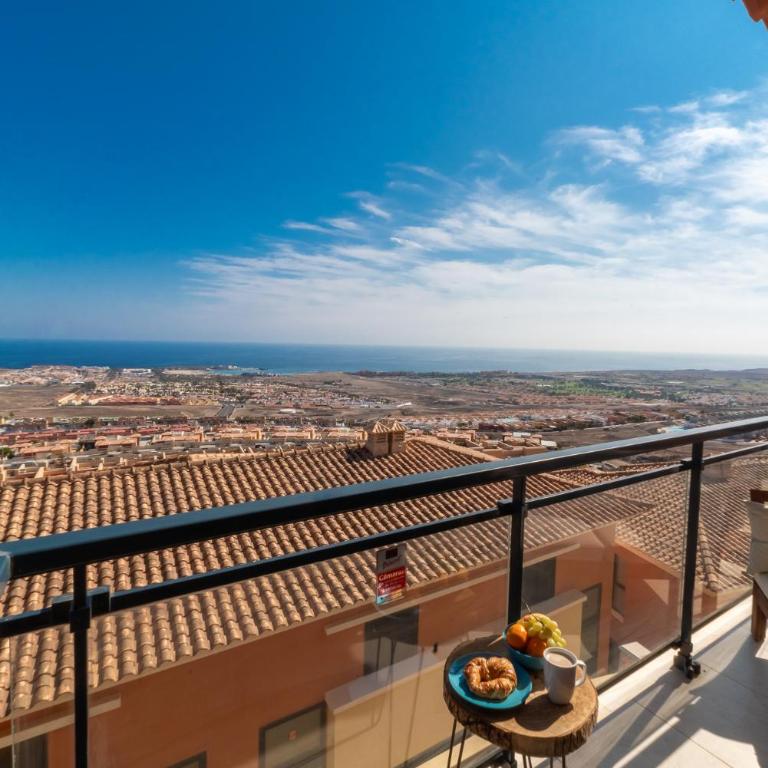 Lucky Thirteen - Apartment with Ocean View - Three-Bedroom Apartment - 1