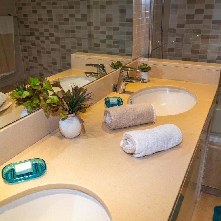 Lucky Thirteen - Apartment with Ocean View - Three-Bedroom Apartment - 17