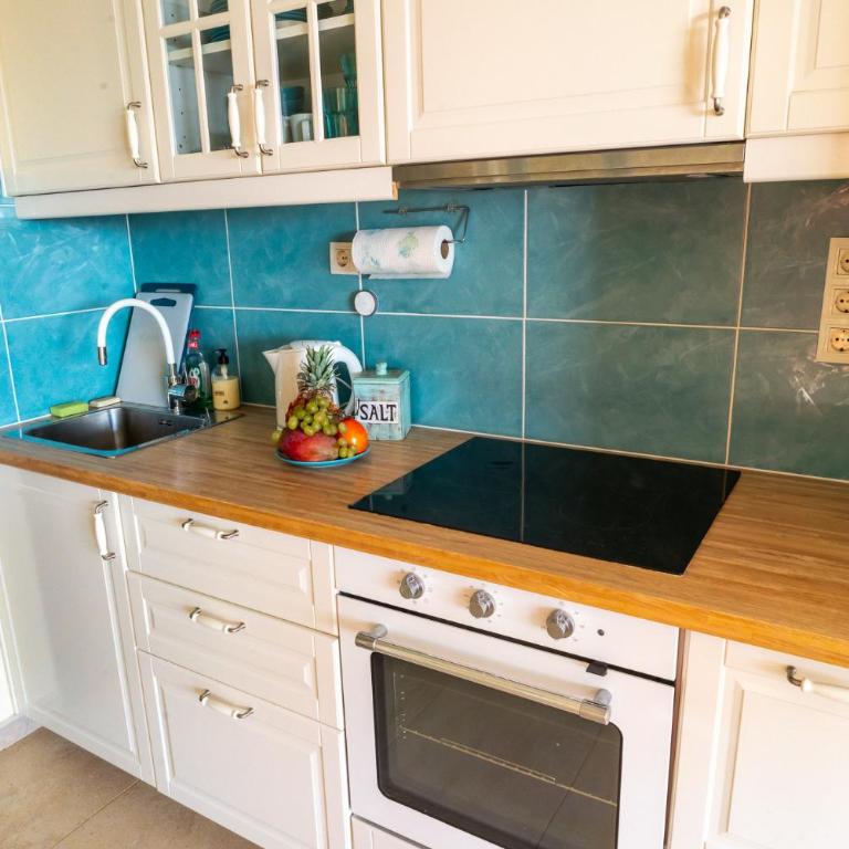 Lucky Thirteen - Apartment with Ocean View - Three-Bedroom Apartment - 38
