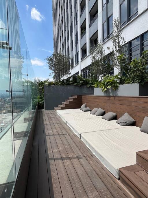 KingSize Suite in Reforma Jacuzzi & Awesome Mexico City View - Apartment with View and Balcony - 8