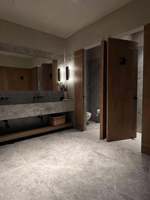 KingSize Suite in Reforma Jacuzzi & Awesome Mexico City View - Apartment with View and Balcony - 28