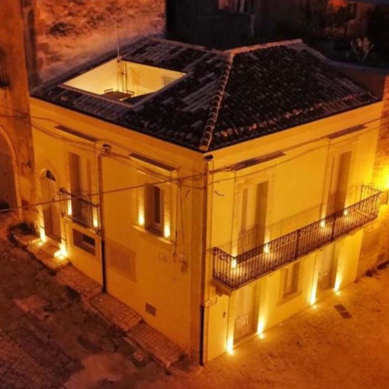 Re barocco Centro storico Scicli a 5 min dal mare - Two-Bedroom Apartment - 1