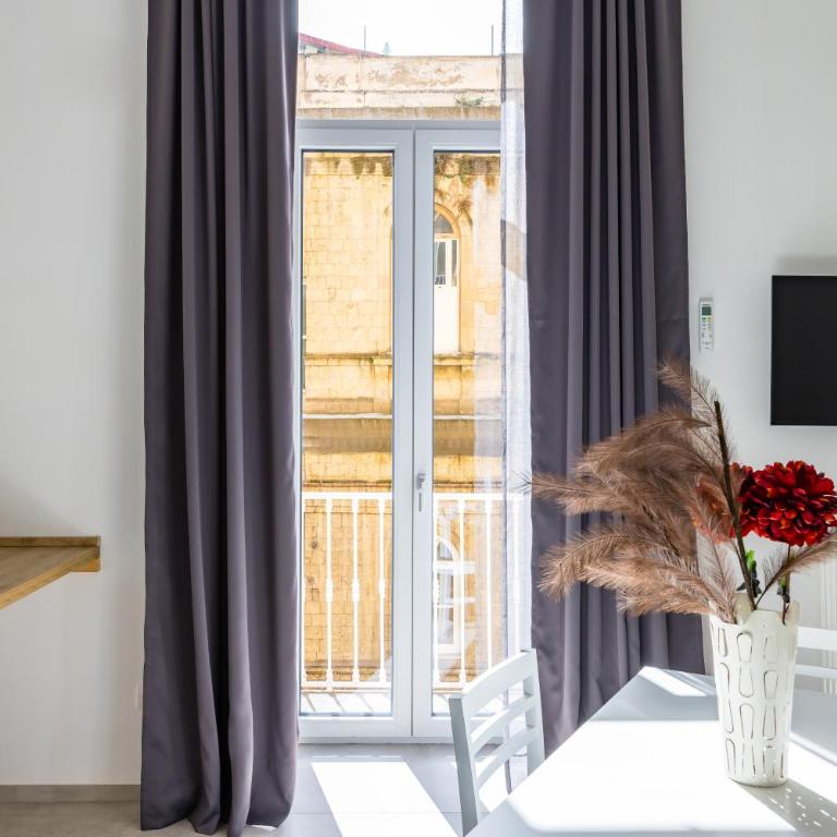 Maison Emanuele Double Apartment - Appartamento con 1 Camera da Letto e Balcone - 18
