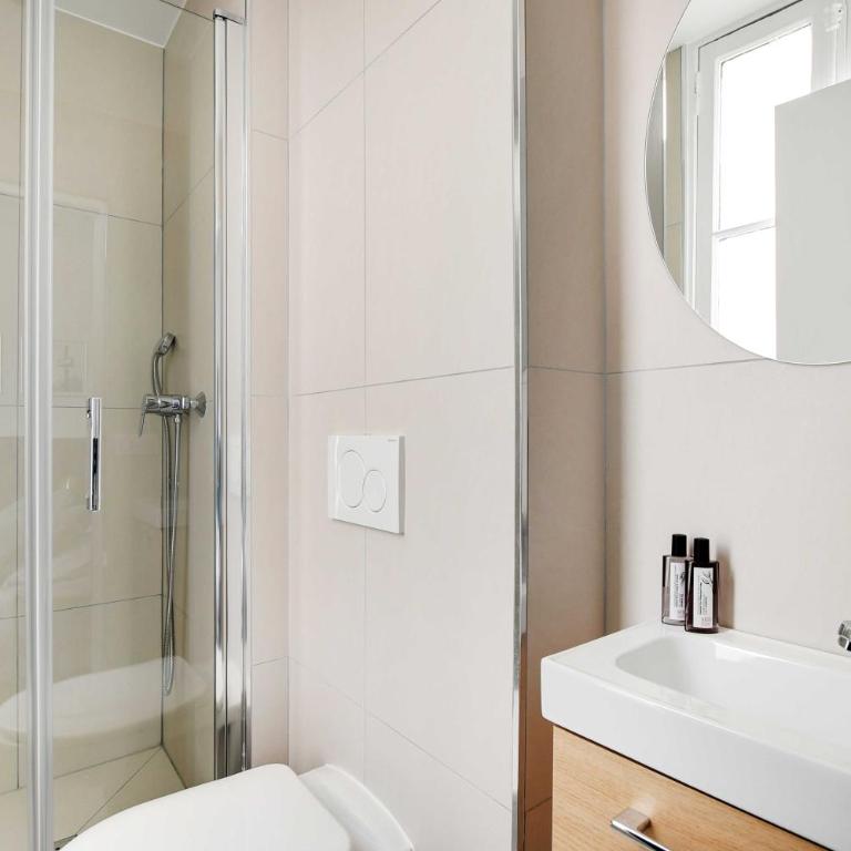 Modern Studio with A-C - Near Montmartre - Estudio - 5