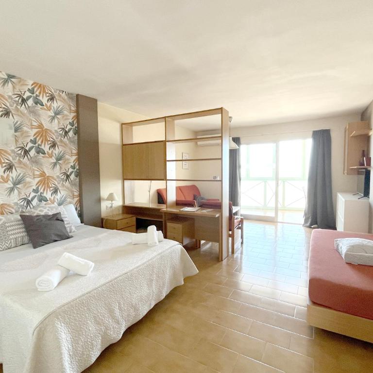 Apartamentos Acuario - Estudio con terraza - 1