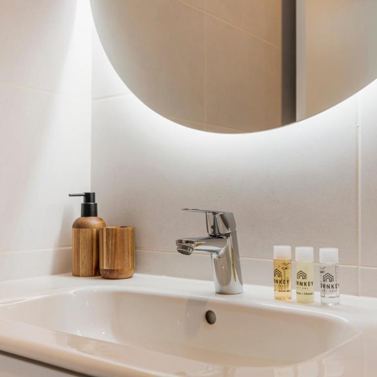 Modern Penthouse - near Beach & Oldtown - Two-Bedroom Apartment - 13