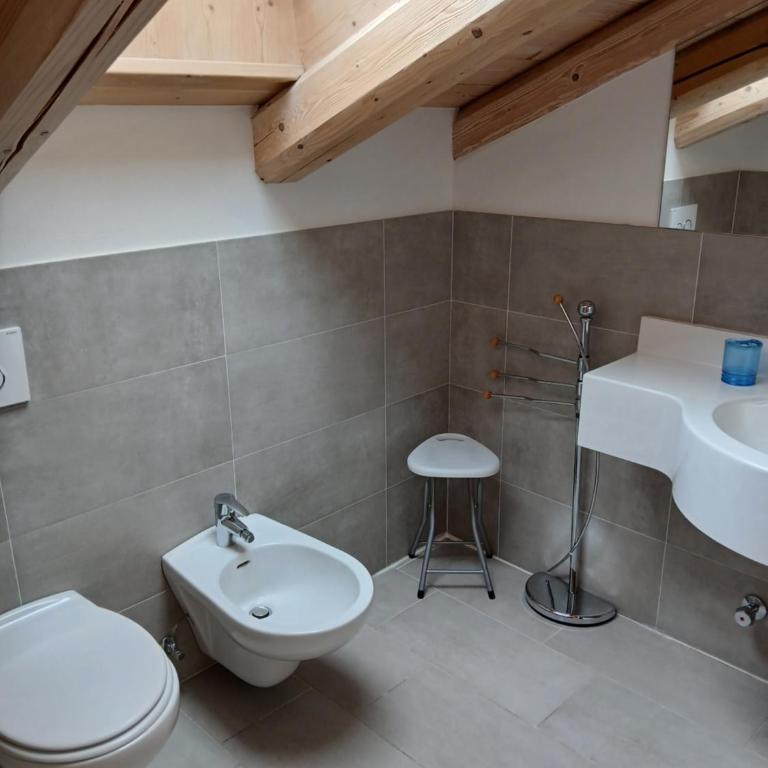 BeB LA STUBE DEI PARTEL - Habitación Doble con baño privado - 1 o 2 camas - 5
