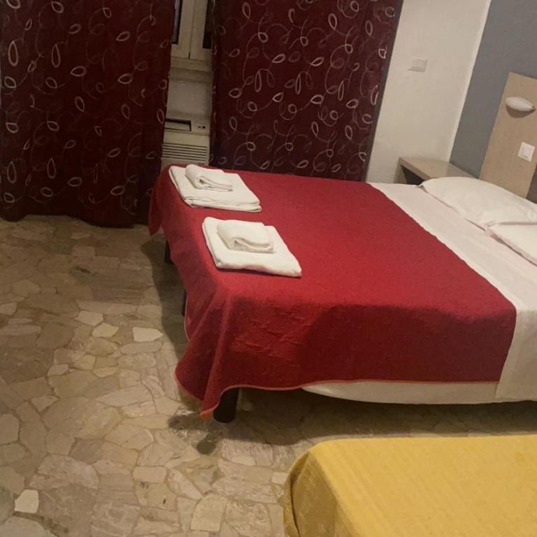 HOTEL BISSI - Camera Tripla con Bagno Privato - 7
