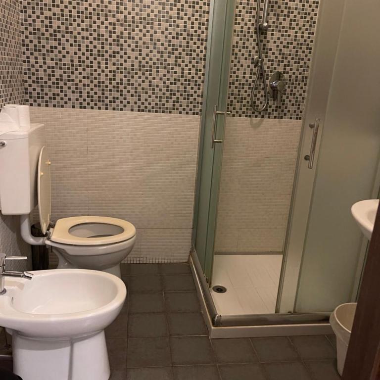 HOTEL BISSI - Camera Matrimoniale con Bagno Privato - 7