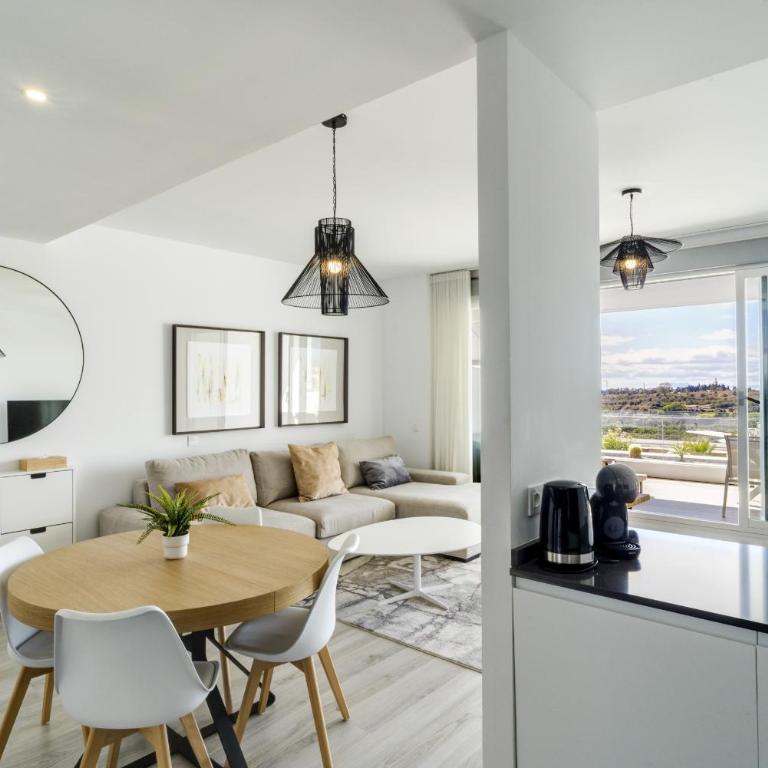 Oceana Views - 2 Bedroom Apartment by Finest Rentals - Apartment with View and Balcony - 17
