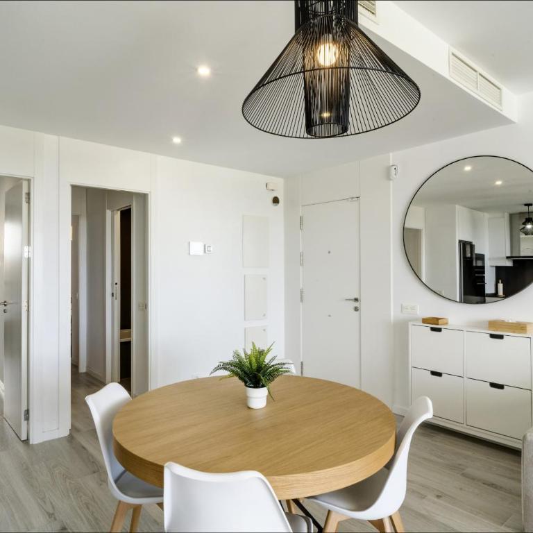 Oceana Views - 2 Bedroom Apartment by Finest Rentals - Apartment with View and Balcony - 16