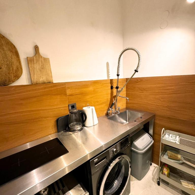 City Cozy Center - Two-Bedroom Apartment - 11