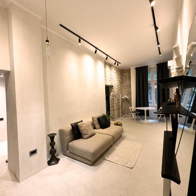 City Cozy Center - Two-Bedroom Apartment - 14