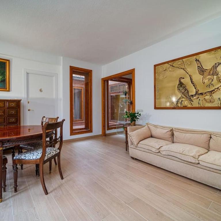 P CasaCafe Madrid Calle Carlos Dubois 3 - Family Room with Shared Bathroom - 6