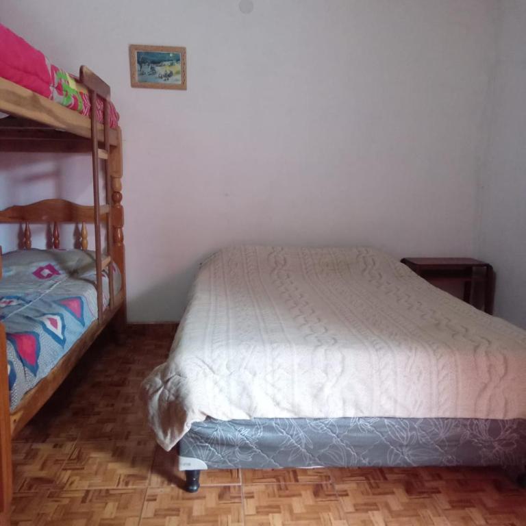 Loma Tika - Tilcara Hostel - Habitación Cuádruple con baño privado - 6