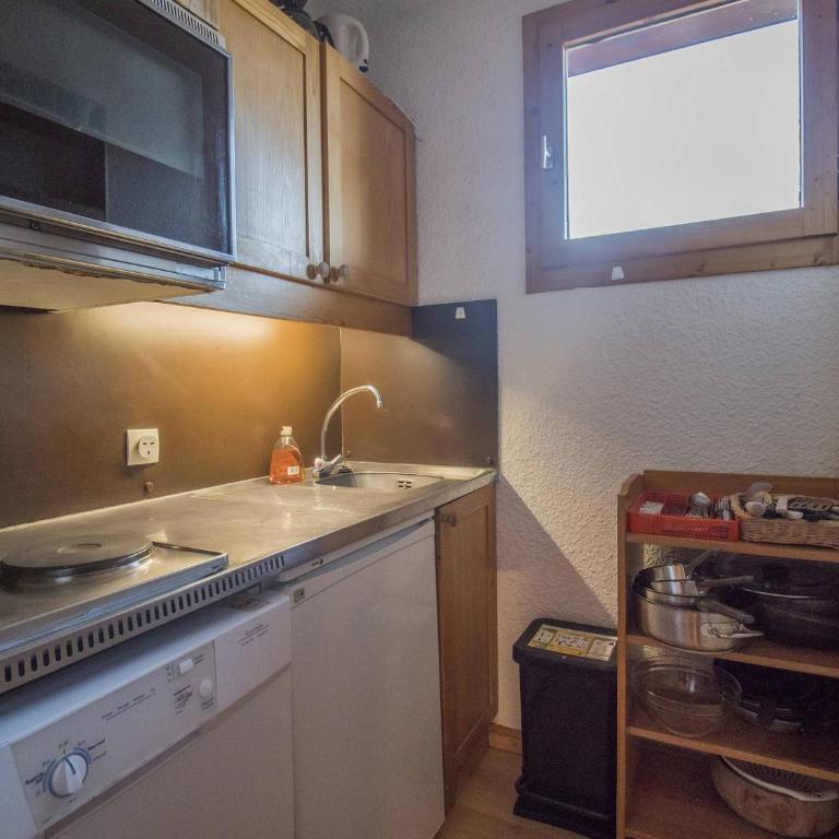 Appartement spacieux 2 pièces, 4 pers, skis aux pieds, balcon ouest, proche commerces et remontées - FR-1-356-295 - Apartment (4 Adults) - 11