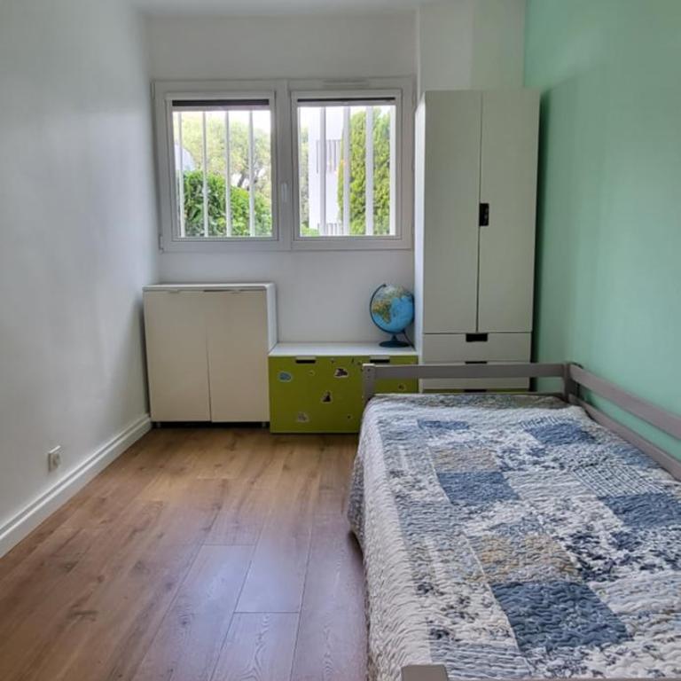 Appartement avec terrasse, piscine et garage à 400m plage - Appartement 3 Chambres - 7