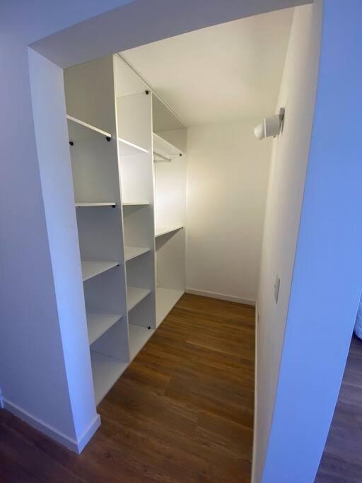 Moderno Departamento con vista al lago y montañas - Apartamento de 2 dormitorios - 16