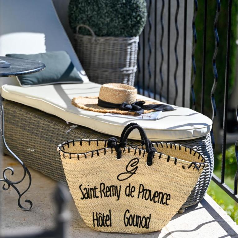Hôtel Gounod - Chambre Double Deluxe - Vue sur Jardin - 4