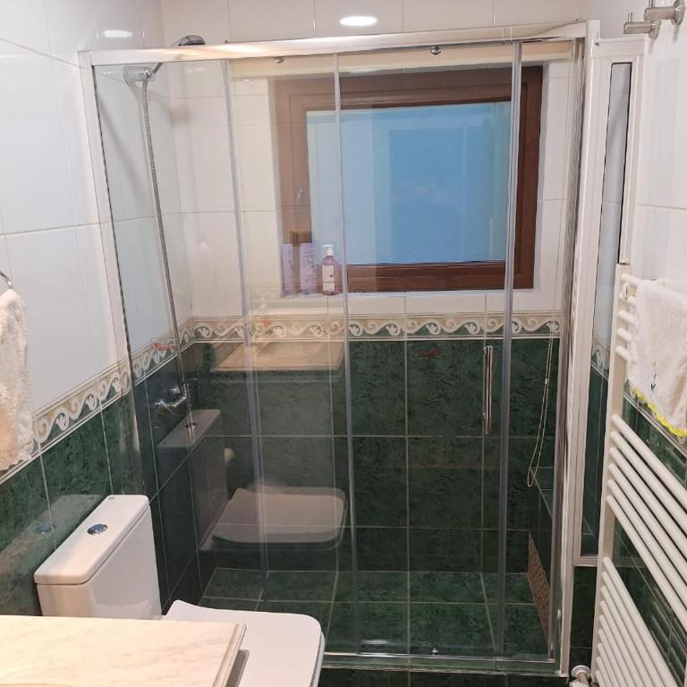 Molco, con piscina y acceso lago - Six-Bedroom House - 24