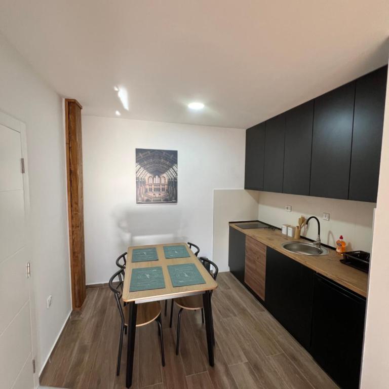 LiboroApartments - Two-Bedroom Apartment with View - 12