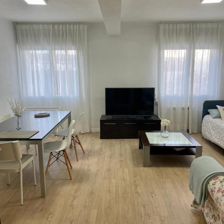 1 linea de playa puerto deportivo Vistas al mar recién reformado - Apartamento con vistas al mar - 13