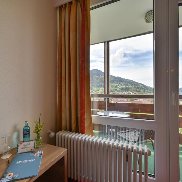 Rothenfels Panorama Hotel - Einzelzimmer mit Balkon und Seeblick - 7