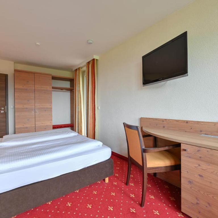 Rothenfels Panorama Hotel - Familienzimmer mit Balkon und Seeblick - 5