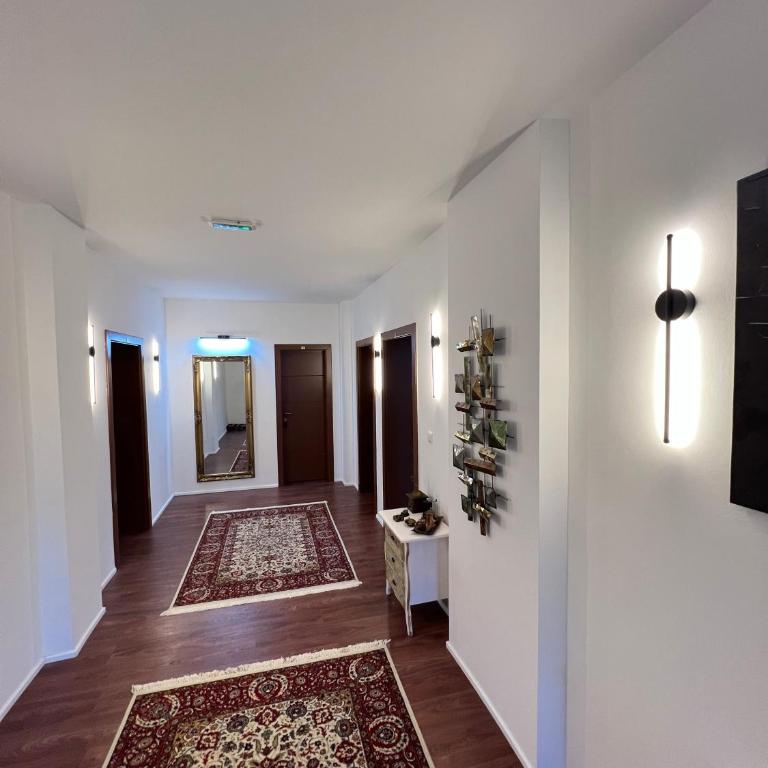 Aman Guesthouse - Deluxe Double Room with Balcony - 2