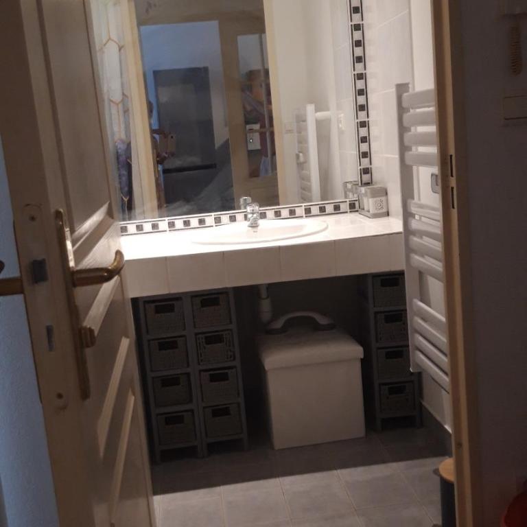 "Les Bastides" Appartement tout confort, parking privé piscine - Appartement 1 Chambre - 11