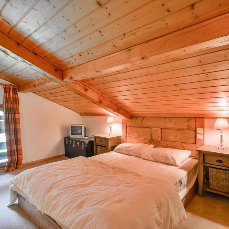 Appartement cosy à 400m du centre, proche pistes, balcon, parking, 6 pers, linge inclus - FR-1-684-13 - Apartment - 12