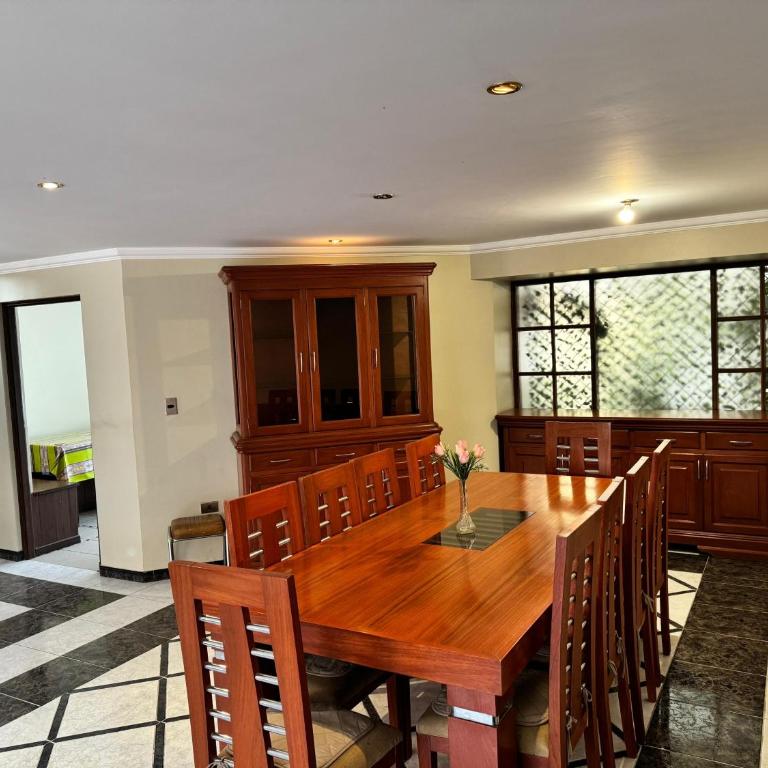 Great House, Amazing location!! - Five-Bedroom House - 3