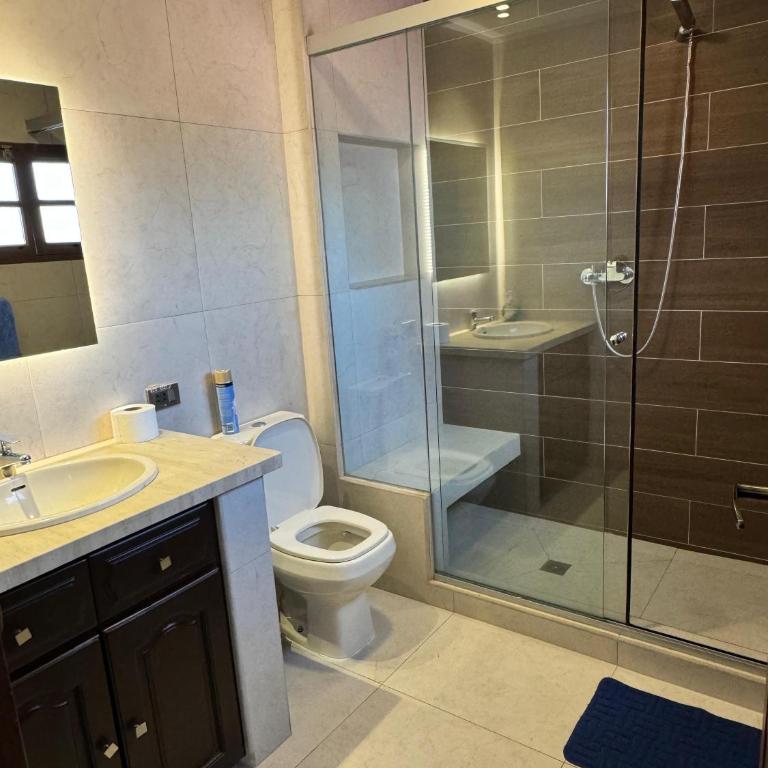 Great House, Amazing location!! - Five-Bedroom House - 10