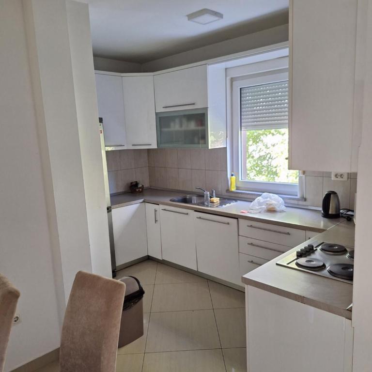 Apartment Enjoy free private parking - Three-Bedroom Deluxe Apartment - 16