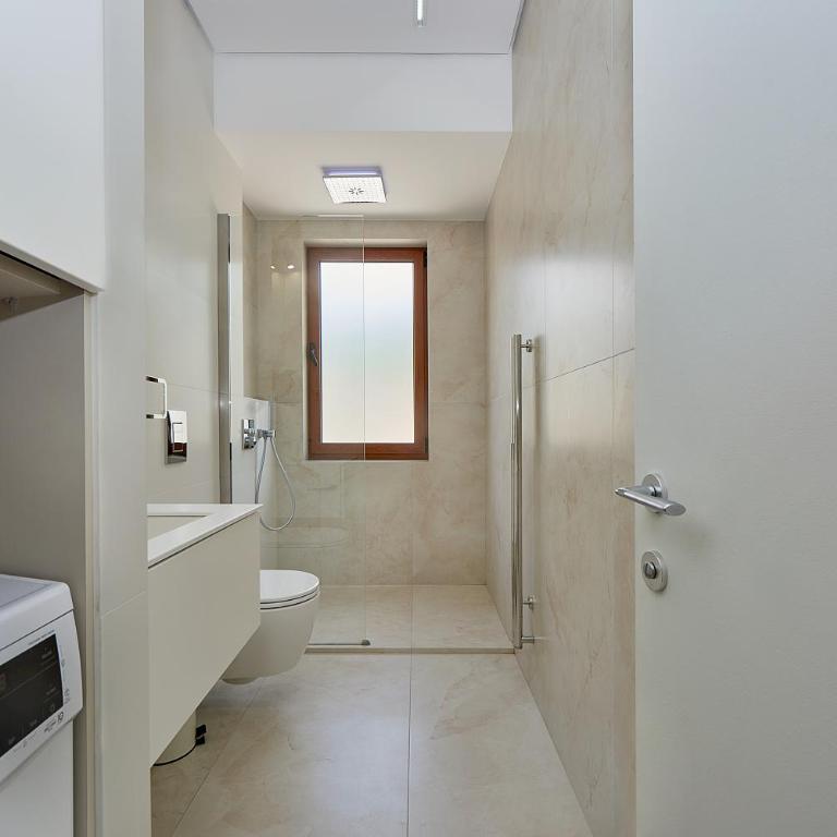 Belvedere Royal, Luxury Seaview & Pool Apartments - Two-Bedroom Deluxe Apartment - 12